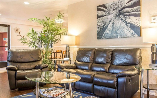 Rodeway Inn & Suites Colton
