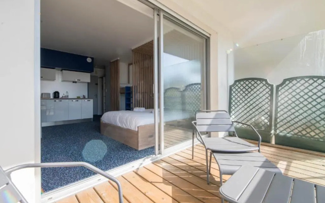 Studio design au pied de la gare de la Baule