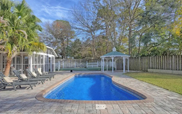 Family Friendly House w Pool & Games