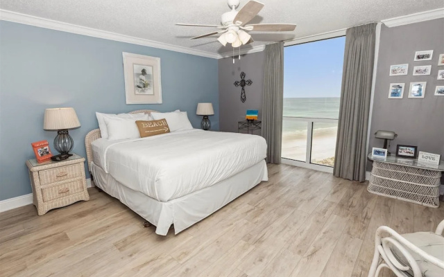Shoreline Towers 1084 2 Bedroom Condo by RedAwning