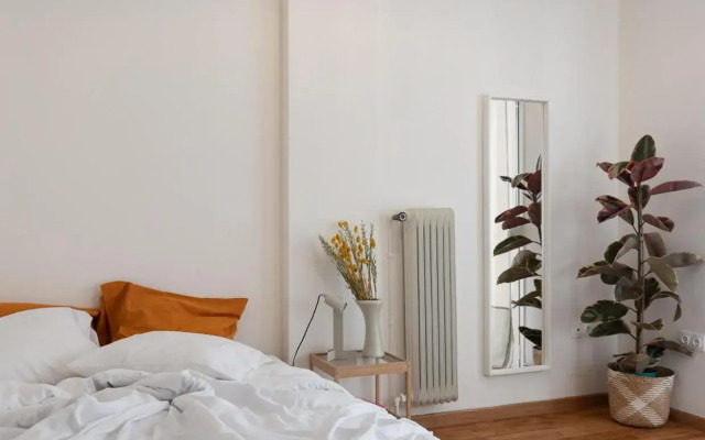 Studio with sunny balcony in Exarcheia