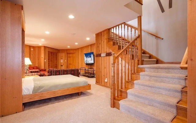 Ski Trail Lodge II