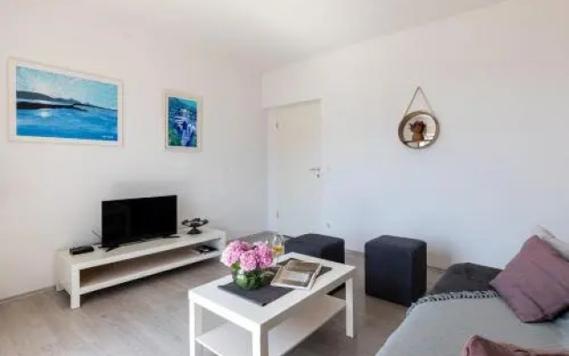 Apartment Mirna