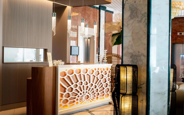Carlton Hotel
