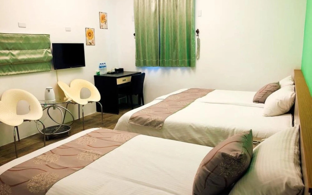 Propitious Castle B&B