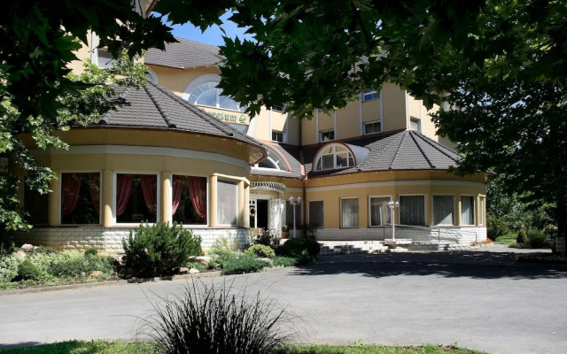 Hotel Arborétum