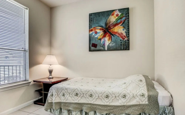 Villa Laverne 3 Bed Room Suite Furnished Condos