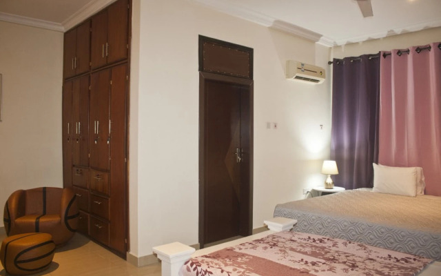 At Home Boutique Hostel & Suite