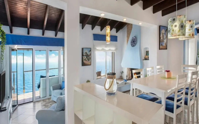 Villa in Cala Canyelles With Sea Views & Pool