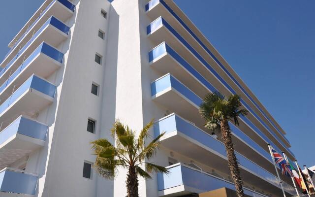 Отель Blue Sea Montevista Hawai Испания, Льорет-де-Мар - 3 отзыва об отеле, цены и фото номеров - забронировать отель Blue Sea Montevista Hawai онлайн вид на фасад