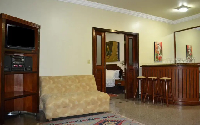 Dimas Lessa Hotel