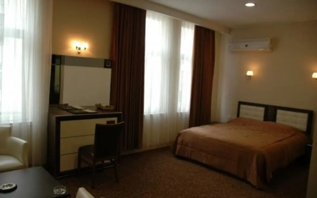Grand Adanus Hotel