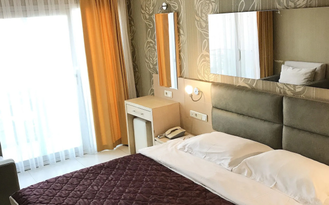 Marin-A Hotel