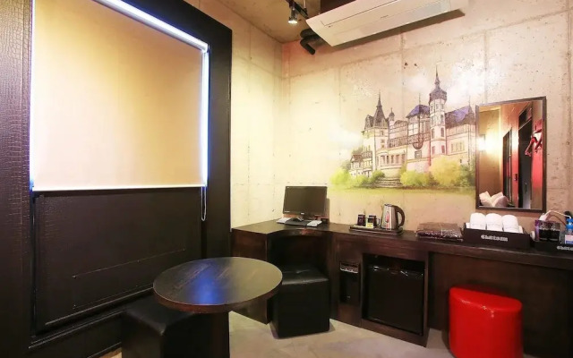 Yeongdeungpo Chateau Hotel