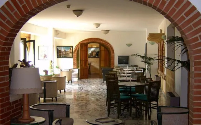 Himera Polis Hotel