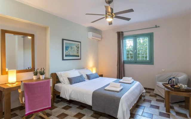 Electra Beachfront Villa