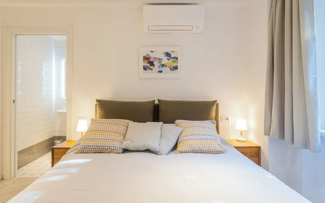 Your Private Harbour Nearby George Clooney by Rent all Como