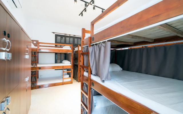7Fridays Westlake Hostel