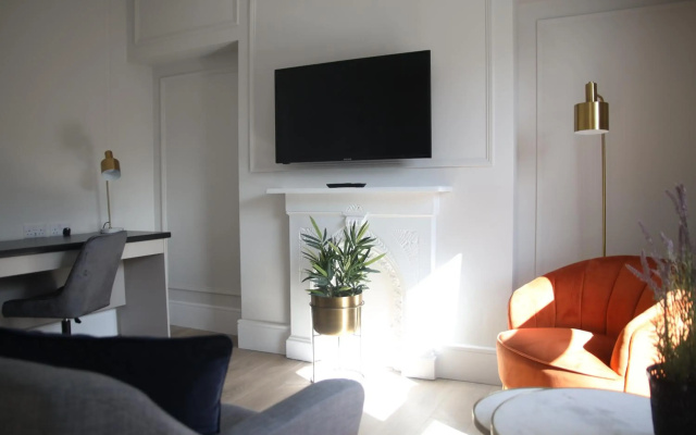 Crawford Guest House- ScholarLee Living Apartments