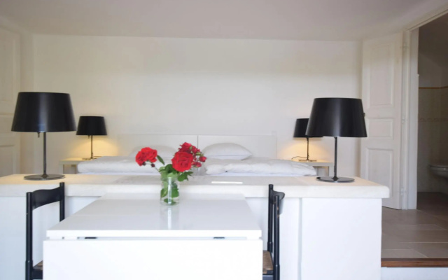 Modern Terrace Stay Montbrun