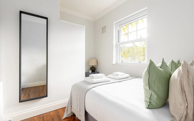 Spacious 3 Bed Flat Putney