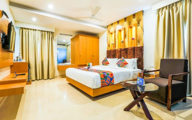 Fabhotel Capitol Suites