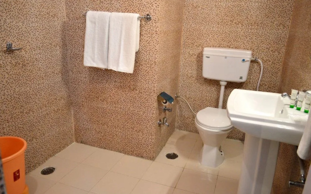 Dee Jay Hotel and Restaurant