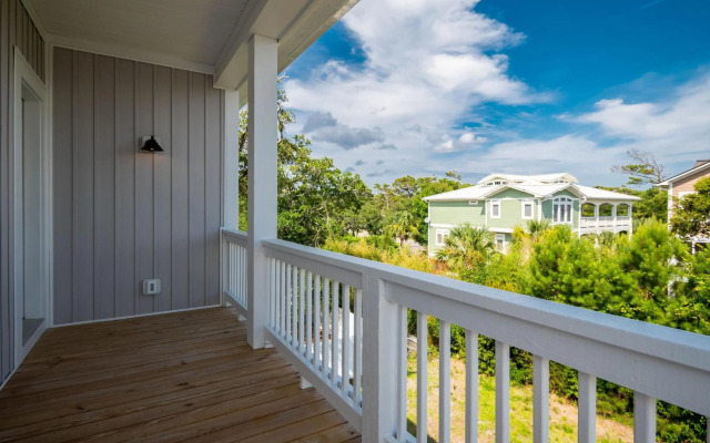 Paradise Pointe by Oak Island Accommodations