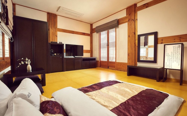 Hanok stay NAMWONYECHON
