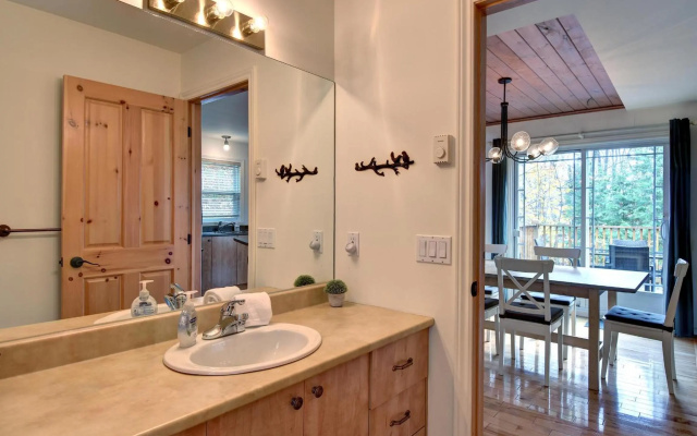 Magnificent 2BR 2B Unit with Golf Course and Mountain Views