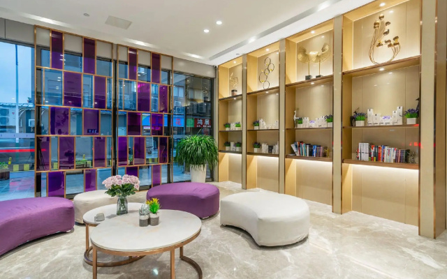 Lavande Hotels（Shenzhen Fanshen Metro Station&Wanda Plaza ）