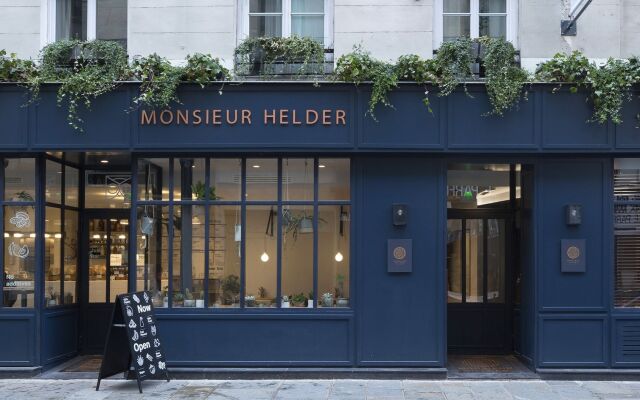 Отель Monsieur Helder вид на фасад