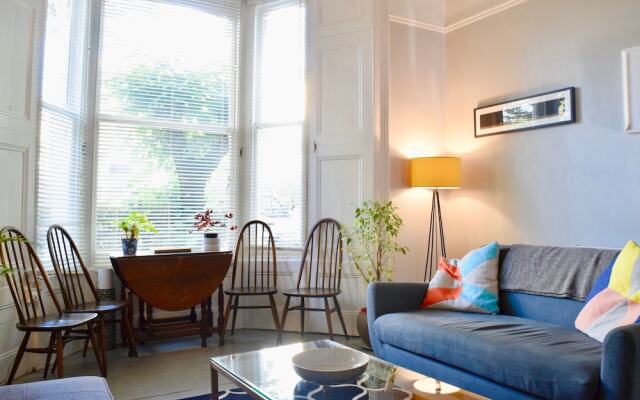 Отель Modern 1 Bedroom Flat in Finsbury Park Великобритания, Лондон - отзывы, цены и фото номеров - забронировать отель Modern 1 Bedroom Flat in Finsbury Park онлайн комната для гостей