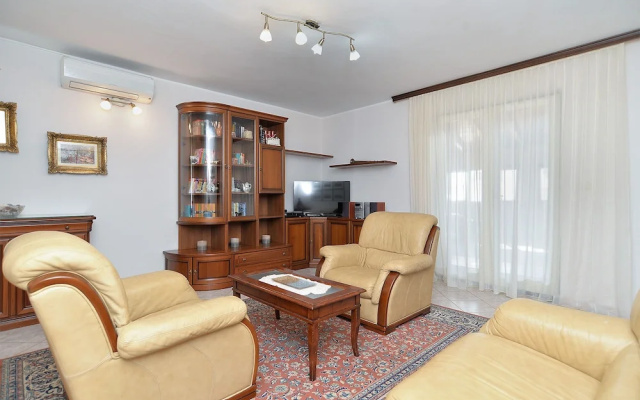 Apartment 38