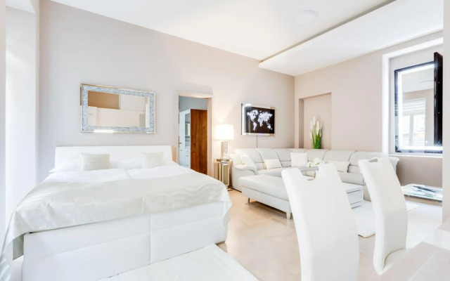 Royal Residence Apartment in the Heart of Prague