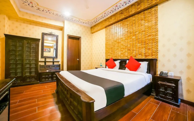 Capital O 38526 Hotel Epic