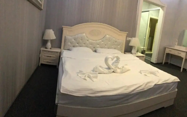 Отель «Готель Apartments»