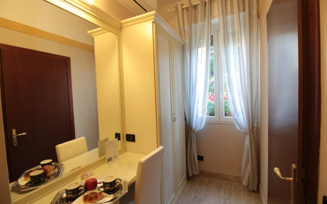 Charly Hotel