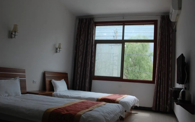 Huashan Hotel(Hotel Theme of chivalrous culture)
