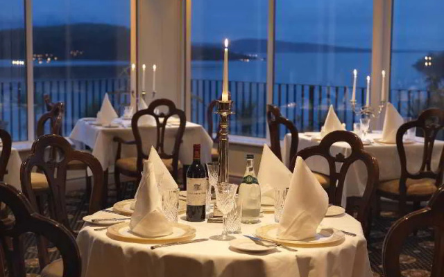 Pontoon Bridge Hotel