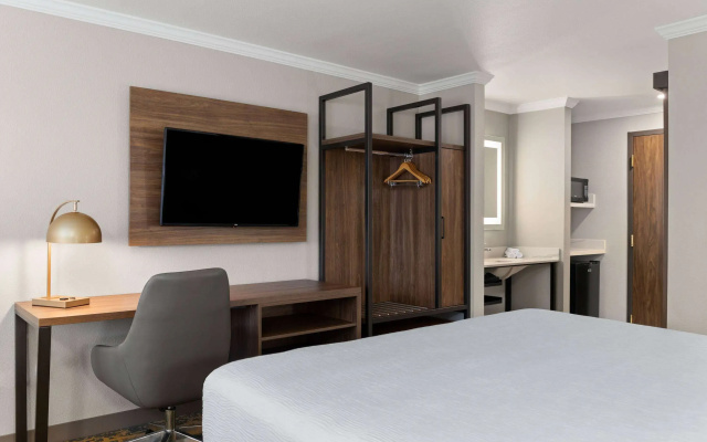 La Quinta Inn & Suites by Wyndham Yakima Downtown