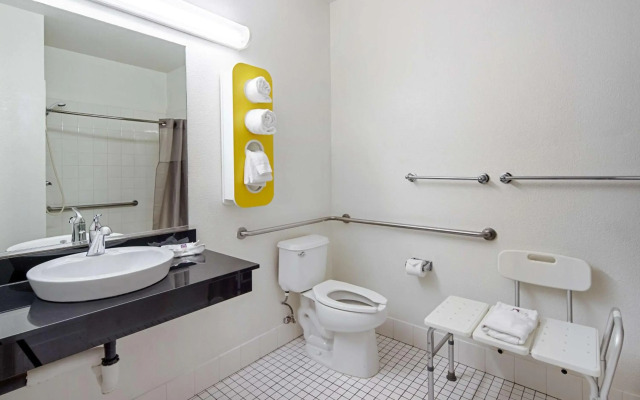 Motel 6 Anchorage, AK - Midtown