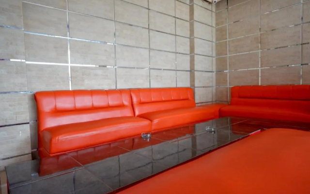 RedDoorz near Kendari Beach 2
