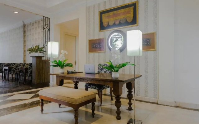Colonnade Residences