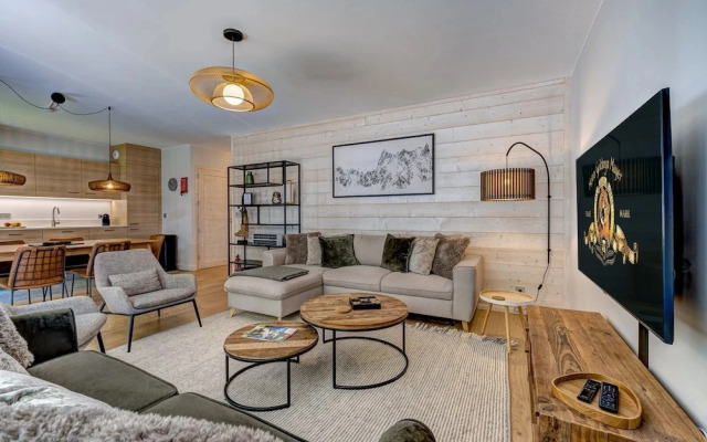 Chic Apartment With Balcony Near Chamonix Centre