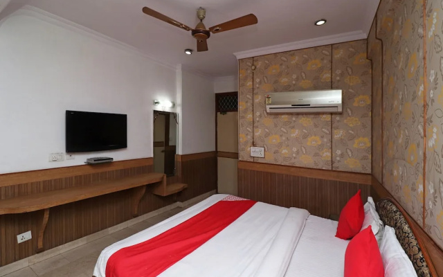 OYO 27878 Highway Inn International