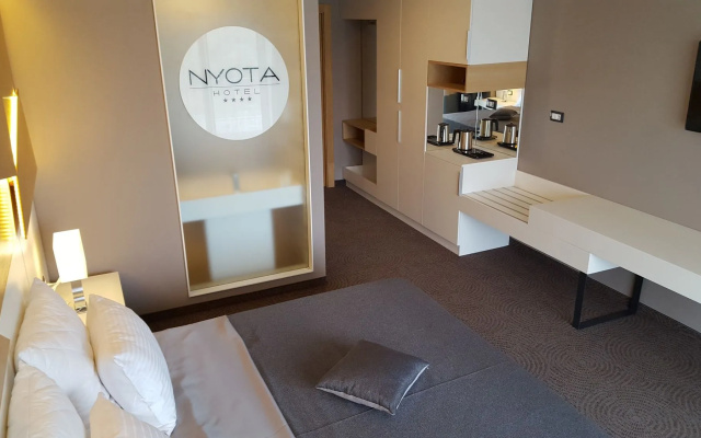 Nyota Hotel & Conference Center