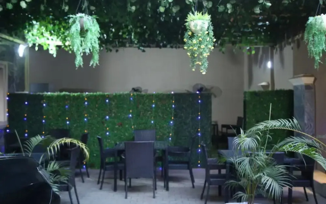 Mo House Hotels And Apartments