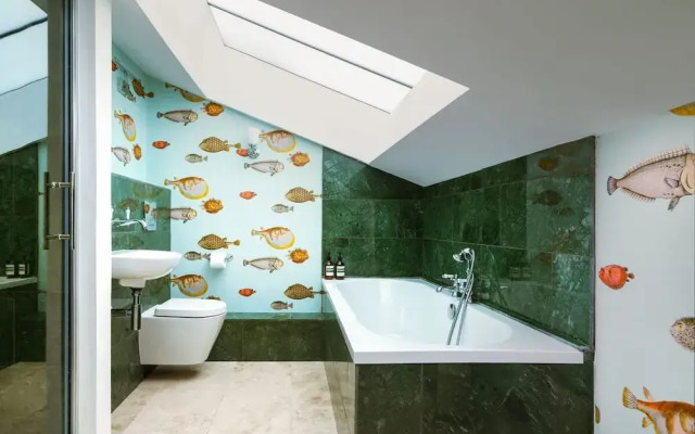 Notting Hill Mews House Sleeps 8