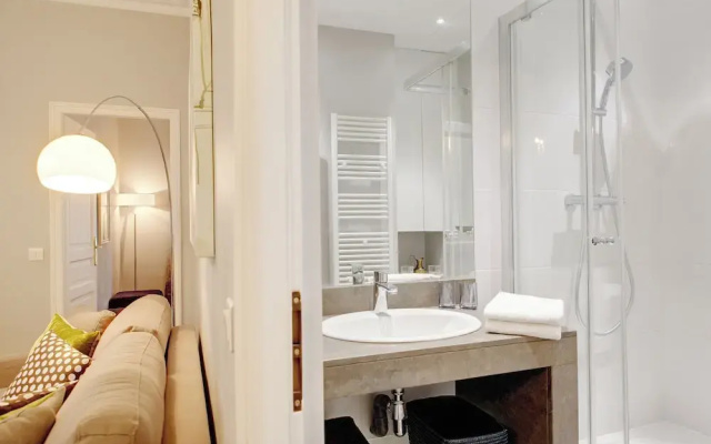 Paris Blanc Manteau Residence